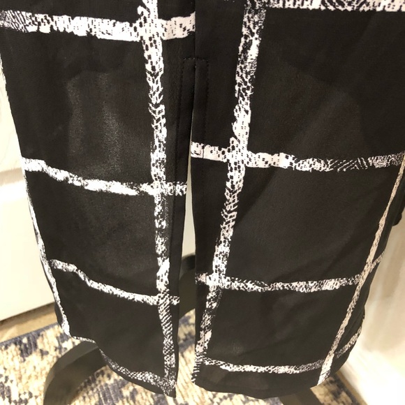 New Decree black  White windowpane print Tunic top - Picture 4 of 7